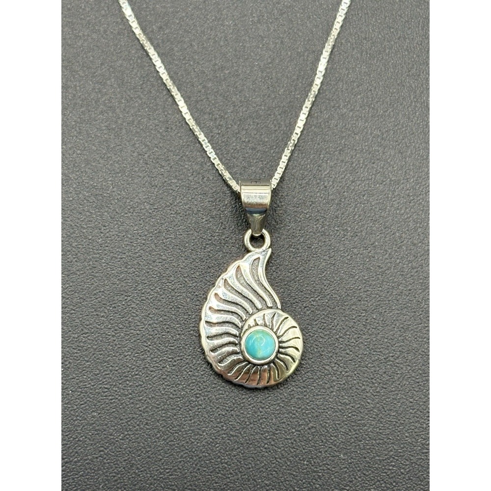 New Condition 18" Sterling Silver Turquoise Sea Shell Pendant Necklace 925